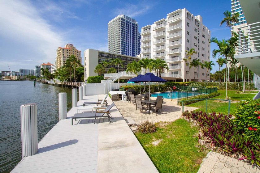 Stunning views of the Intracoastal Waterways, pool and the daily - Beach Condo for sale in Fort Lauderdale, Florida on Beachhouse.com