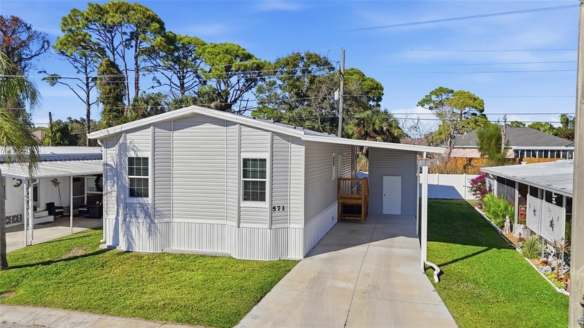 BRAND NEW AND NEVER LIVED IN, this beautiful Jacobsen-built home - Beach Home for sale in Venice, Florida on Beachhouse.com