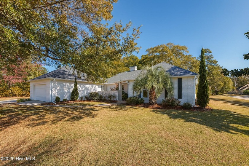 Elegant Brick Home on corner lot in Morehead City. Welcome to a - Beach Home for sale in Morehead City, North Carolina on Beachhouse.com