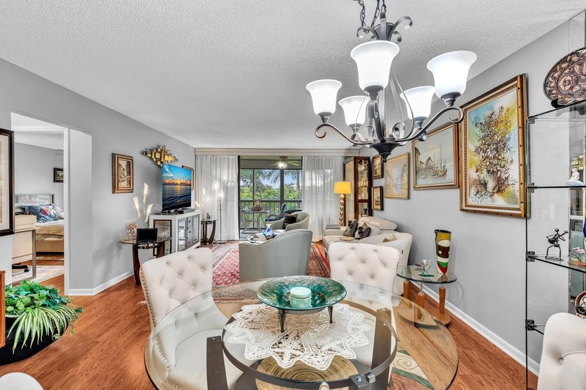 Come see this stunning condo in the highly desirable Boca Del - Beach Condo for sale in Boca Raton, Florida on Beachhouse.com