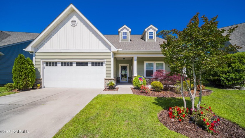 Want to live in a golf club community? This is it! Beautiful - Beach Home for sale in Calabash, North Carolina on Beachhouse.com