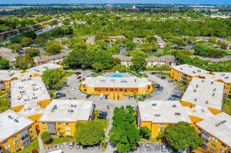 Beautiful and spacious completly renovated tenant occupied - Beach Condo for sale in Deerfield Beach, Florida on Beachhouse.com
