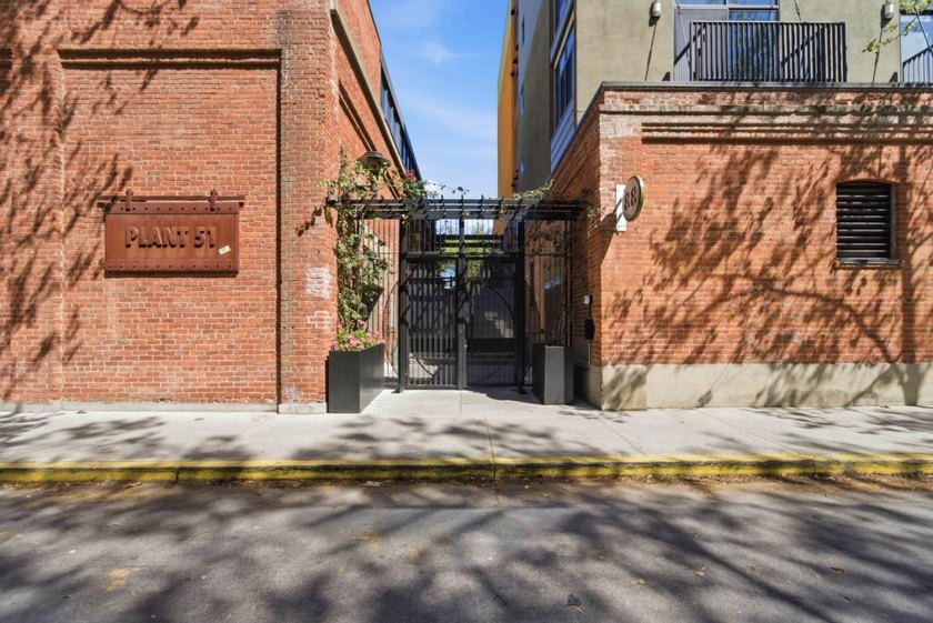 Modern urban and stylish condo in the highly sought after Plant - Beach Condo for sale in San Jose, California on Beachhouse.com
