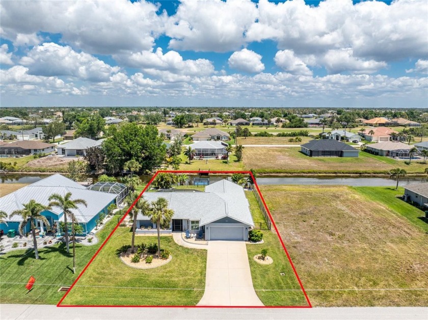 Under contract-accepting backup offers. Charming curb appeal - Beach Home for sale in Rotonda West, Florida on Beachhouse.com