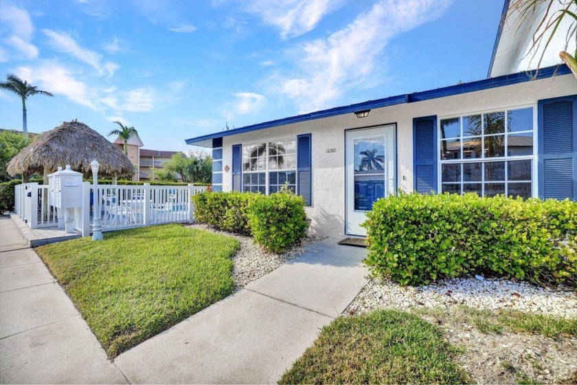 Centrally located 2 BEDROOM / 2 BATH end unit next pool that has - Beach Condo for sale in Marco Island, Florida on Beachhouse.com