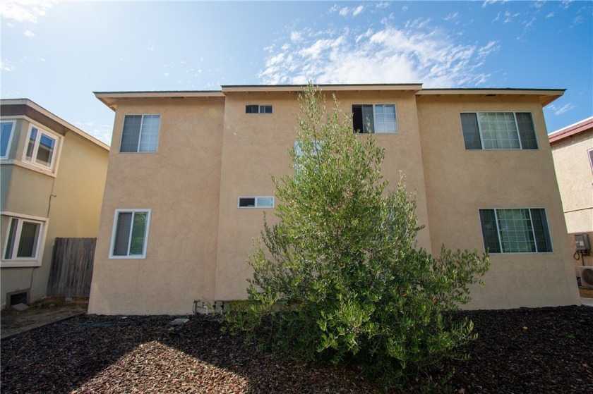 Prime and well maintained 6-Unit apartment building in El - Beach Apartment for sale in El Segundo, California on Beachhouse.com