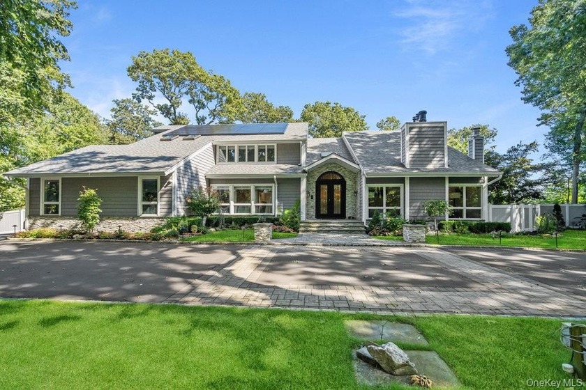 Once you step through the front door, the world recedes behind - Beach Home for sale in Lloyd Harbor, New York on Beachhouse.com