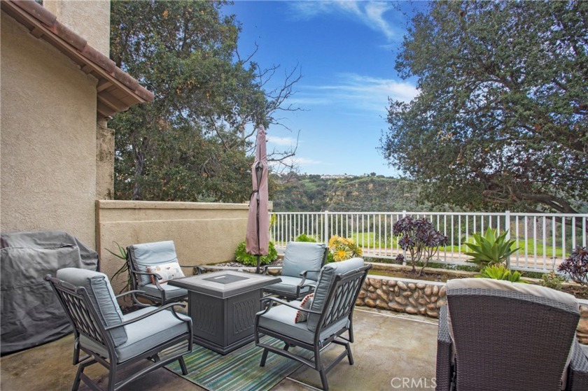 FABULOUS LOCATION WITH SPECTACULAR VIEWS!  Beautifully upgraded - Beach Townhome/Townhouse for sale in Rancho Santa Margarita, California on Beachhouse.com