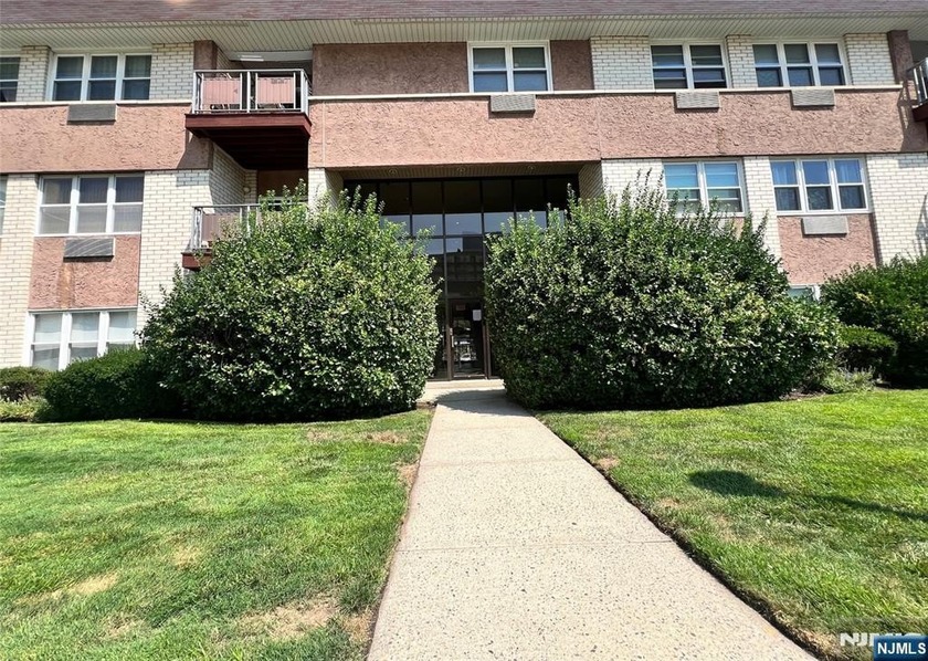 Location! Location! Location! Welcome to this totally updated 1 - Beach Condo for sale in Edgewater, New Jersey on Beachhouse.com