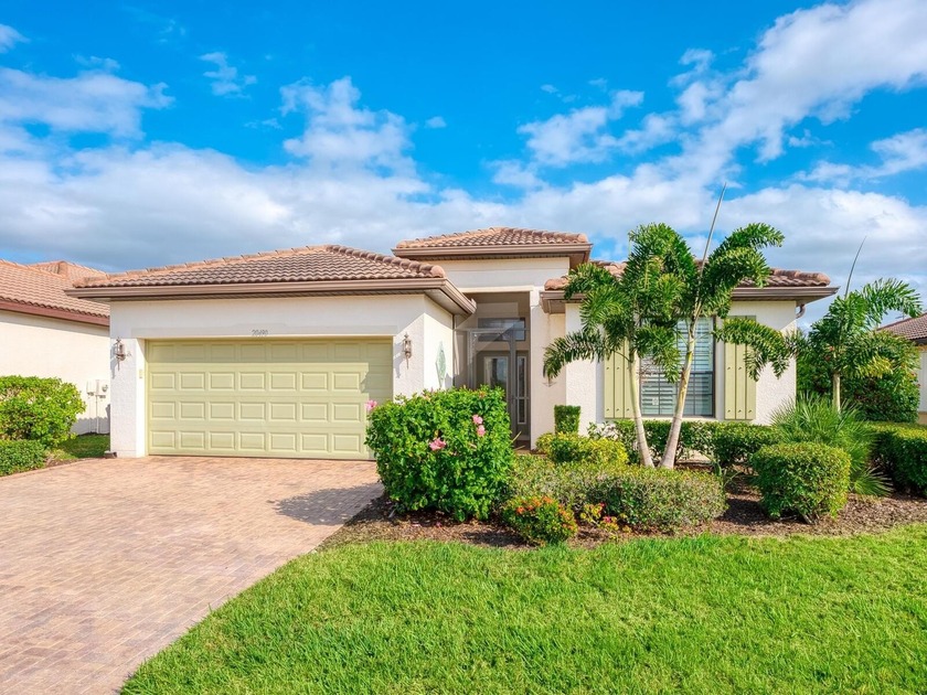This beautifully maintained two-bedroom-plus-den Florence home - Beach Home for sale in Venice, Florida on Beachhouse.com
