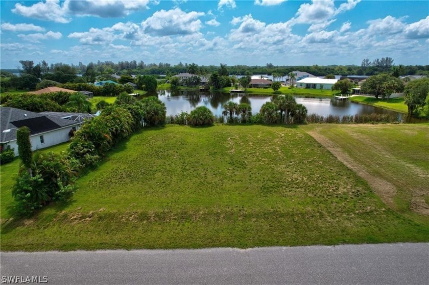 Welcome to the beautiful Kings Bay Estates! Searching for the - Beach Lot for sale in North Fort Myers, Florida on Beachhouse.com