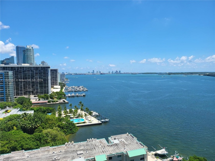 Discover the potential of this spacious 2BR/2BTH condo. Enjoy - Beach Condo for sale in Miami, Florida on Beachhouse.com