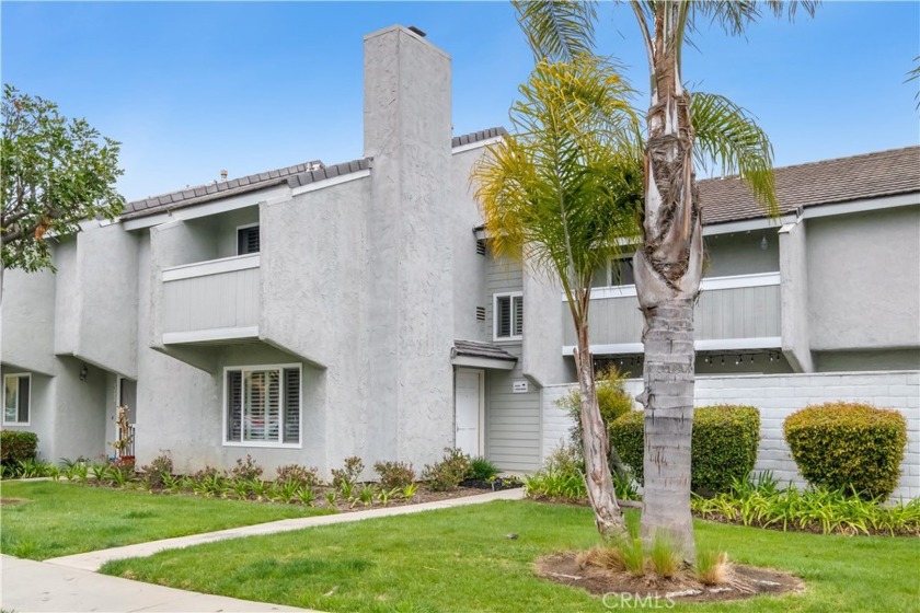 Very desirable and highly sought-after Cherrywood Townhome - Beach Condo for sale in Huntington Beach, California on Beachhouse.com