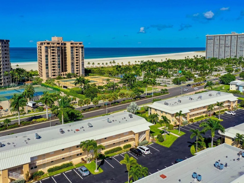 PRIME LOCATION diagonally across from Resident's Beach! This - Beach Condo for sale in Marco Island, Florida on Beachhouse.com