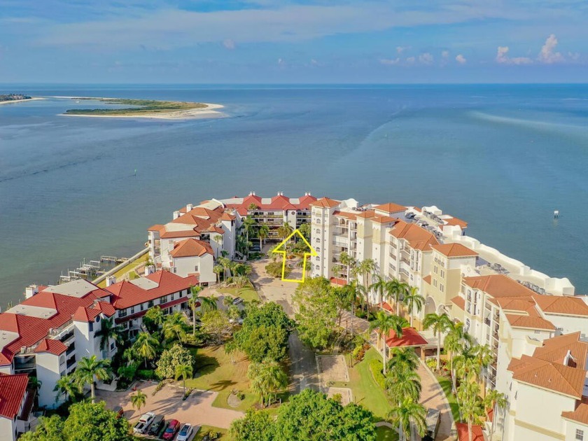 Paradise awaits you on the Isles of Capri at this fabulous 2 - Beach Condo for sale in Naples, Florida on Beachhouse.com