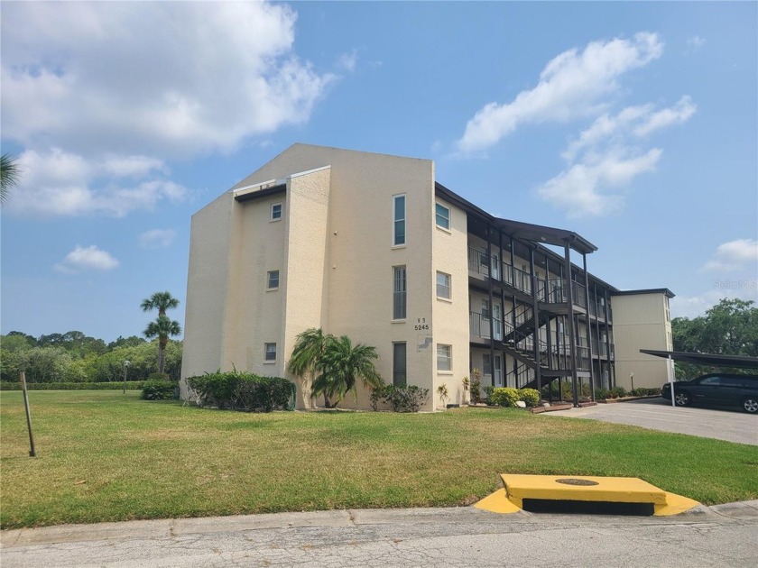 This charming one-bedroom, one-bathroom condo offers the perfect - Beach Condo for sale in New Port Richey, Florida on Beachhouse.com