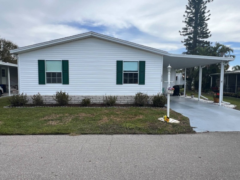 WELCOME TO SUNNY SARASOTA!    TURNKEY 3 Bedroom, 2 Bathroom - Beach Home for sale in Sarasota, Florida on Beachhouse.com