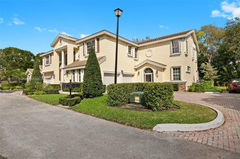 Welcome to STEEPLECHASE at EAGLE TRACE!  This MOVE IN READY - Beach Condo for sale in Coral Springs, Florida on Beachhouse.com