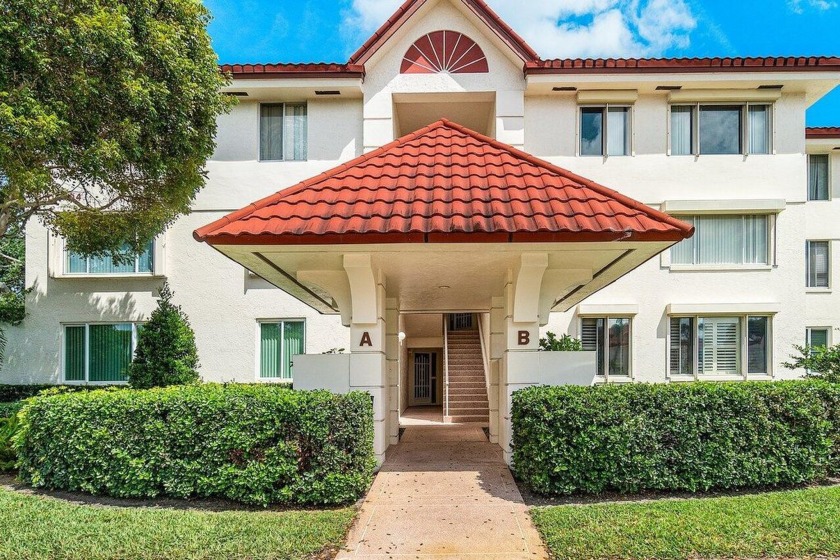 Welcome to your stunning new third-floor condo located in the - Beach Condo for sale in Hypoluxo, Florida on Beachhouse.com