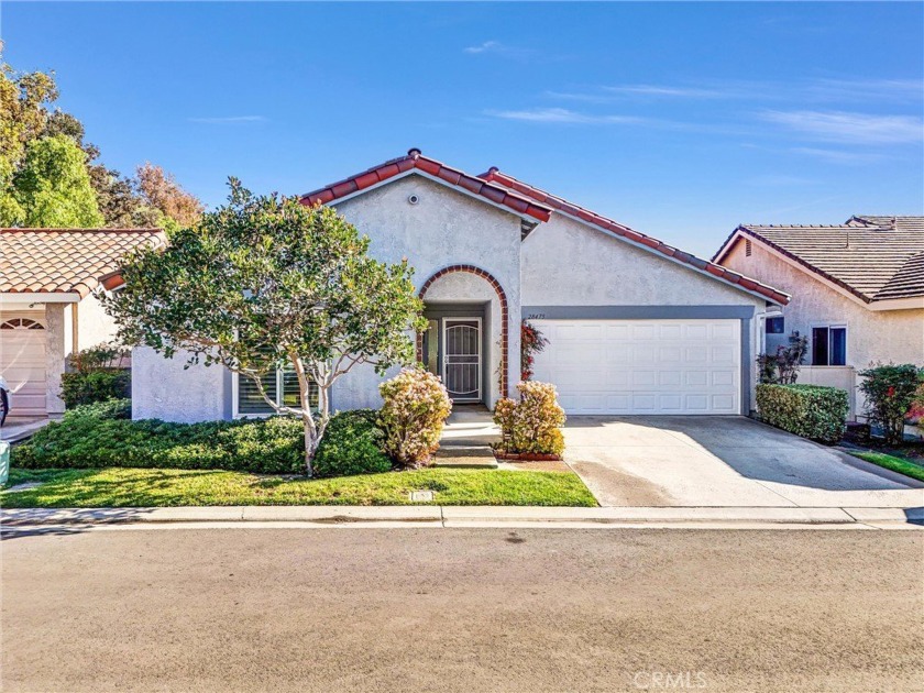 Welcome home to this beautiful 2 bed, 2 bath home in the - Beach Home for sale in Mission Viejo, California on Beachhouse.com