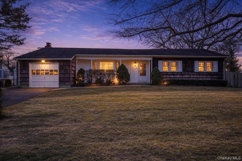 Welcome to this exceptional waterfront ranch in the desirable - Beach Home for sale in Oakdale, New York on Beachhouse.com