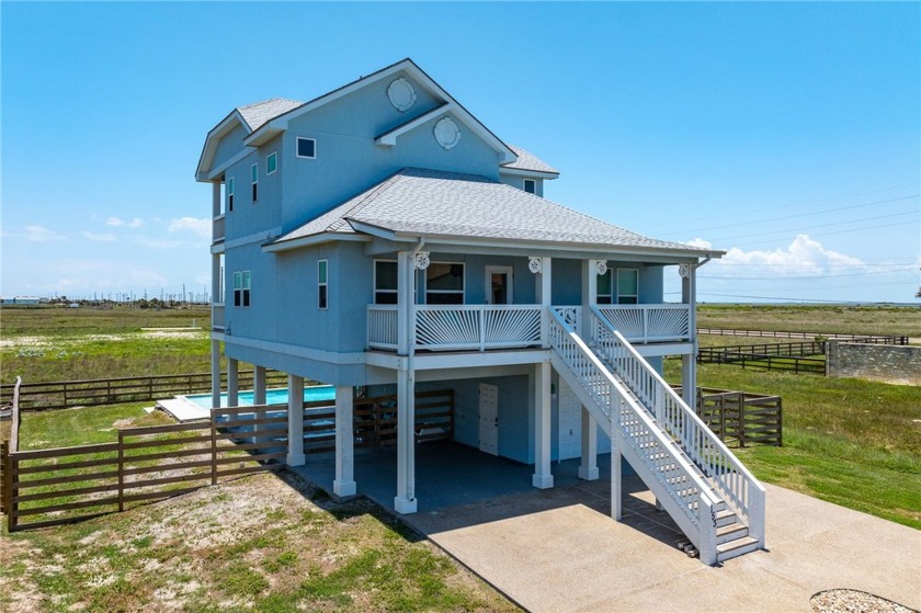 Paradise in Port Aransas! This stunning blue and white beach - Beach Home for sale in Port Aransas, Texas on Beachhouse.com