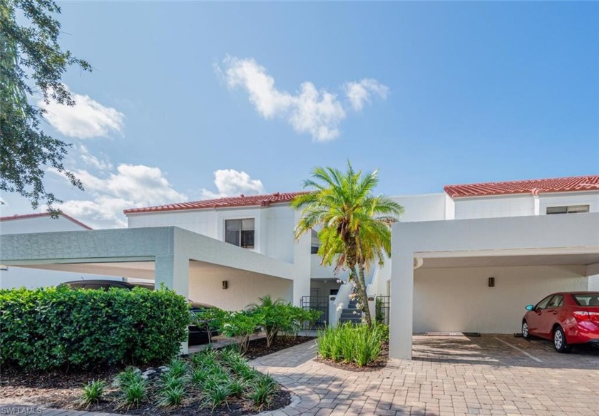 Beautiful, updated, 2 BR, 2 BTH 2nd floor condo with outdoor - Beach Condo for sale in Naples, Florida on Beachhouse.com