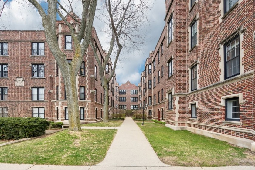 Architectural Gem at Sheridan Square - Unmatched Lakefront - Beach Home for sale in Evanston, Illinois on Beachhouse.com