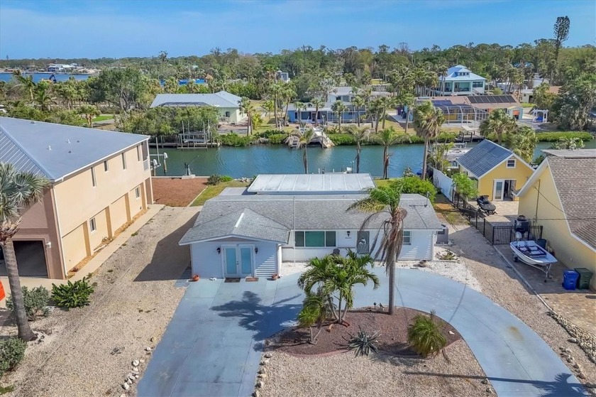 Under contract-accepting backup offers. Waterfront Opportunity - Beach Home for sale in Englewood, Florida on Beachhouse.com