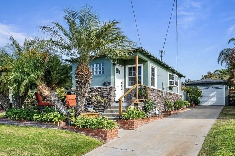 COASTAL LIVING AT ITS BEST!!  Enjoy walks or riding your bike to - Beach Home for sale in Oceanside, California on Beachhouse.com