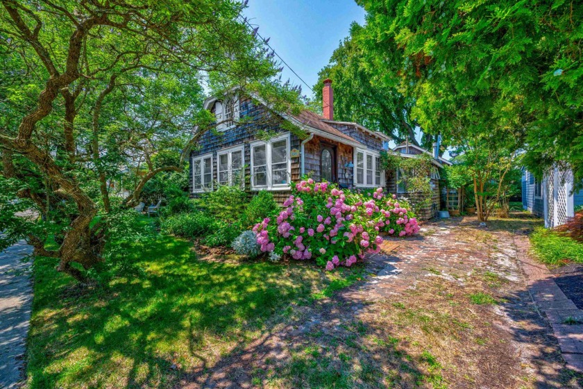 Welcome to this Cape May vintage 1940 cottage, where the scent - Beach Home for sale in Cape May, New Jersey on Beachhouse.com