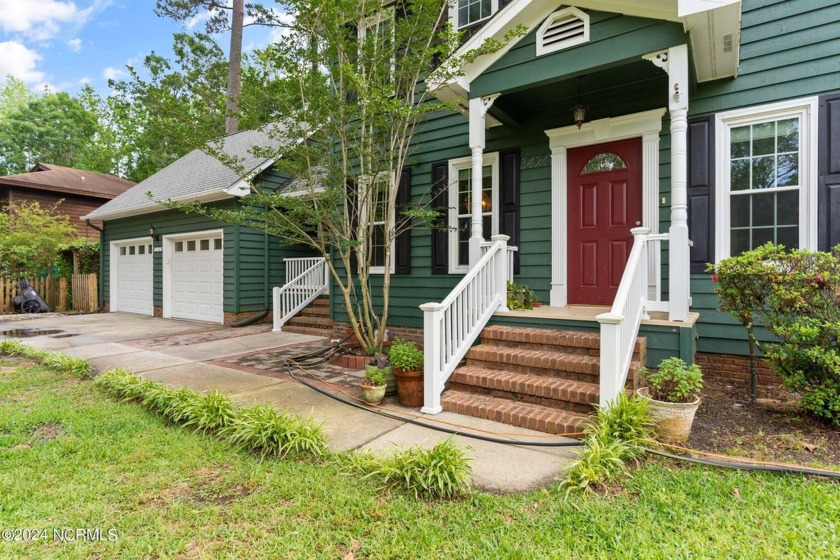 Discover the allure of this beautiful colonial home situated in - Beach Home for sale in Wilmington, North Carolina on Beachhouse.com