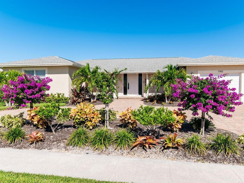 Picture perfect awaiting new owners!  This coastal inspired - Beach Home for sale in Marco Island, Florida on Beachhouse.com