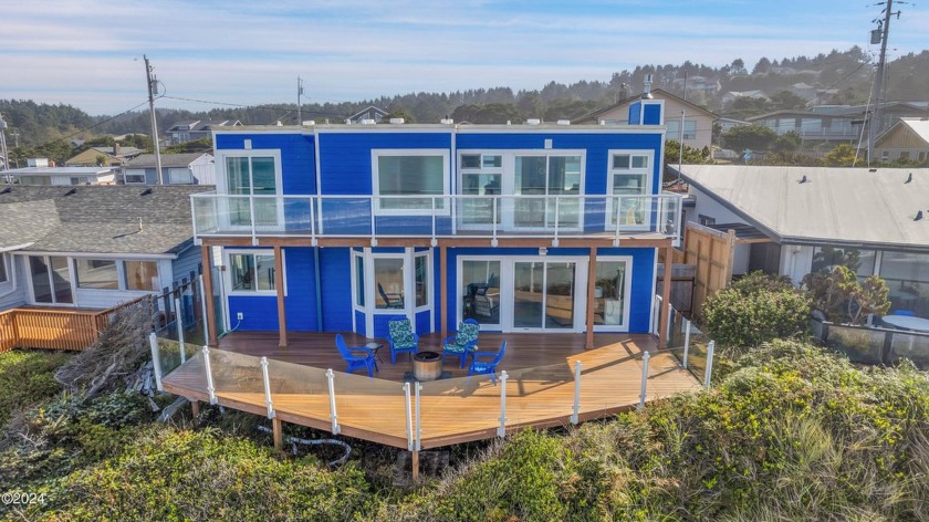 Oceanfront home with breathtaking views -- Newly remodeled - Beach Home for sale in Lincoln City, Oregon on Beachhouse.com