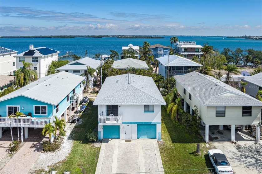 SELLERS MOTIVATED!!Just steps from the pristine, crystal-clear - Beach Townhome/Townhouse for sale in Bradenton Beach, Florida on Beachhouse.com