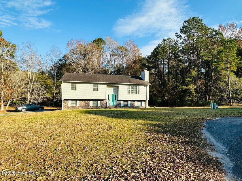 Split level home on 1/2 acre wooded lot just outside Shallotte - Beach Home for sale in Shallotte, North Carolina on Beachhouse.com