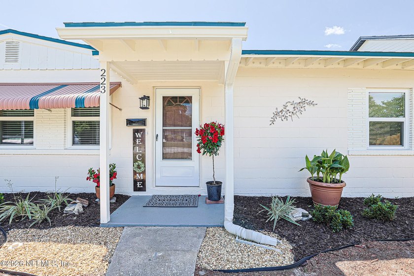 Cozy 2 Bedroom Cottage renovated to reflect today's living in - Beach Home for sale in Green Cove Springs, Florida on Beachhouse.com