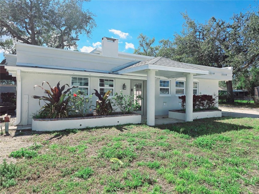 BUYER FINANCING FELL THROUGH. Welcome to this 3-bedroom, 2 - Beach Home for sale in Palmetto, Florida on Beachhouse.com