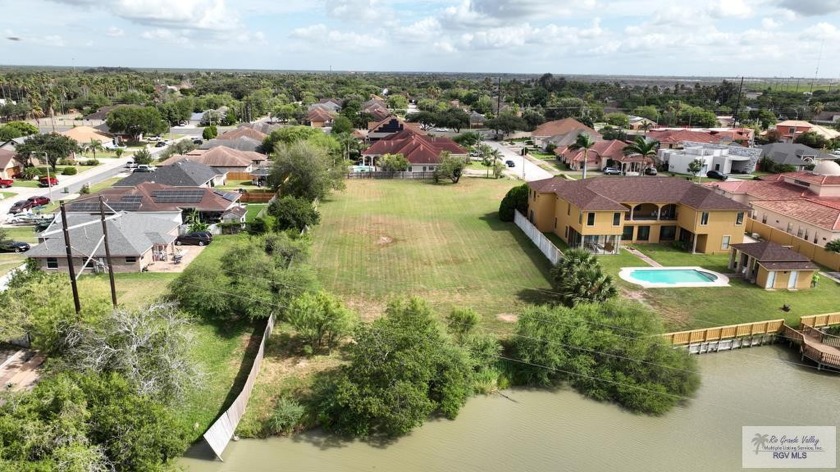 Beautiful resaca lot located in an exclusive gated community - Beach Lot for sale in Brownsville, Texas on Beachhouse.com