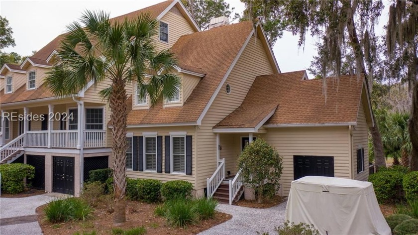 An Exceptional fully furnished  2 bedroom plus loft, this end - Beach Home for sale in Daufuskie Island, South Carolina on Beachhouse.com