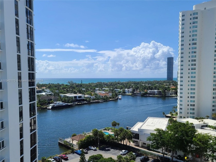 BEAUTIFUL UNIT ON THE 14TH FLOOR IN VERY DESIRABLE WATERVIEW - Beach Condo for sale in Aventura, Florida on Beachhouse.com