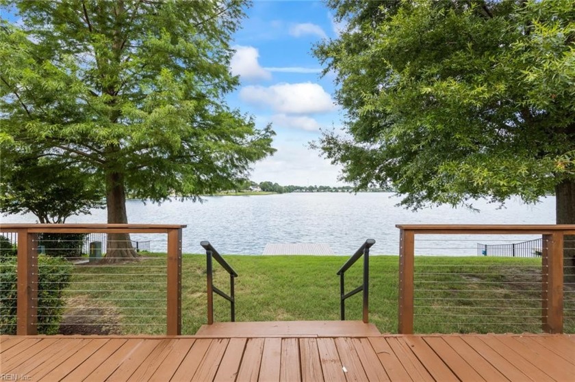 Beautifully renovated lakefront home in the desirable Kempsville - Beach Home for sale in Virginia Beach, Virginia on Beachhouse.com