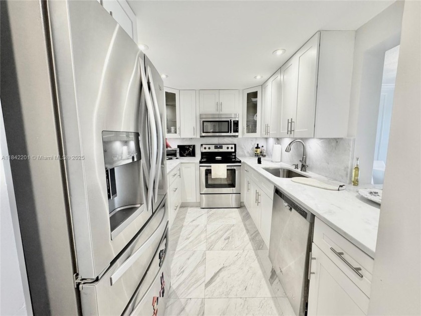Beautifully Remodeled 1-Bed, 1.5-Bath Condo - Just 1 Mile from - Beach Condo for sale in Hollywood, Florida on Beachhouse.com