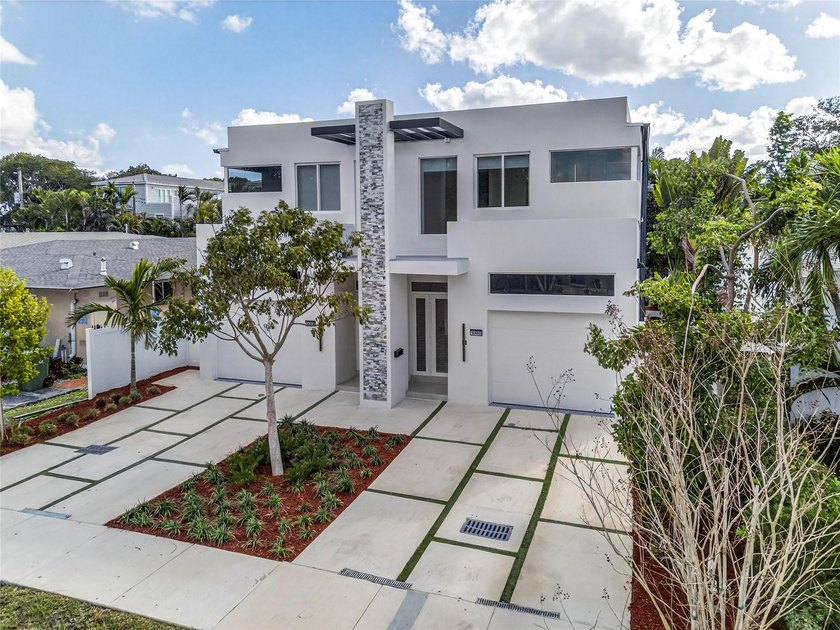 Very exciting -- be the first to live in this brand new - Beach Townhome/Townhouse for sale in Fort Lauderdale, Florida on Beachhouse.com