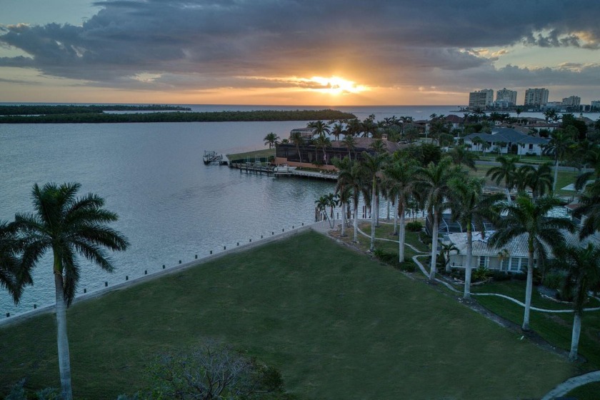 Rare to find incredible tip lot in prestigious Estates Area of - Beach Lot for sale in Marco Island, Florida on Beachhouse.com