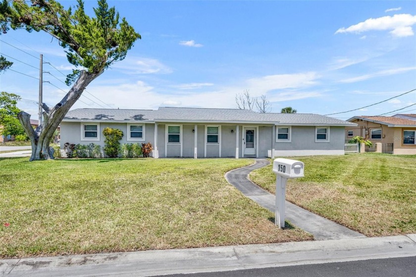 Just Listed in South Daytona! This updated 3 bed, 2 bath home - Beach Home for sale in South Daytona, Florida on Beachhouse.com
