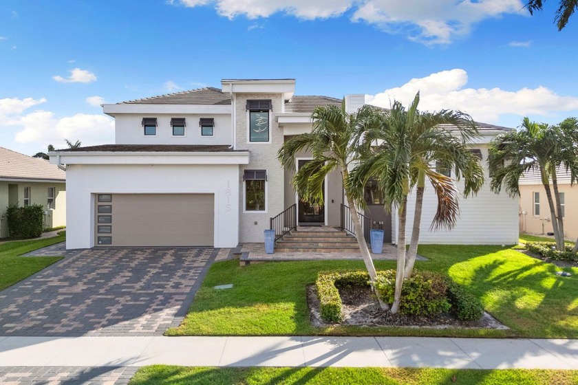 Enjoy waterfront luxury in this southern exposure, direct-access - Beach Home for sale in Marco Island, Florida on Beachhouse.com