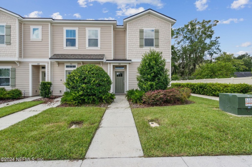 MOTIVATED SELLER. PRICE REDUCTION!! This exquisite former model - Beach Townhome/Townhouse for sale in Jacksonville, Florida on Beachhouse.com