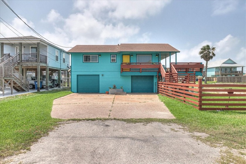 NEW LOWER PRICE  $849,900.00 for a like new home with 2 LOTS - Beach Home for sale in Port Aransas, Texas on Beachhouse.com