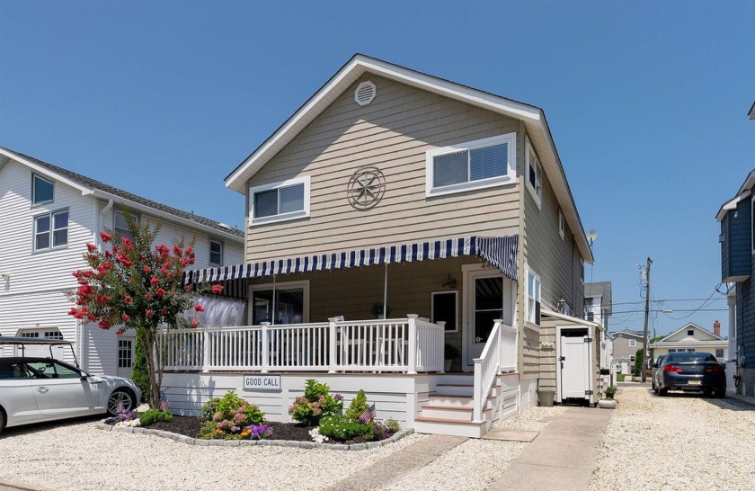 This charming three-bedroom, two-bath townhome in Avalon, NJ is - Beach Townhome/Townhouse for sale in Avalon, New Jersey on Beachhouse.com